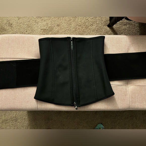 Black Waist Trainer - Picture 2 of 4